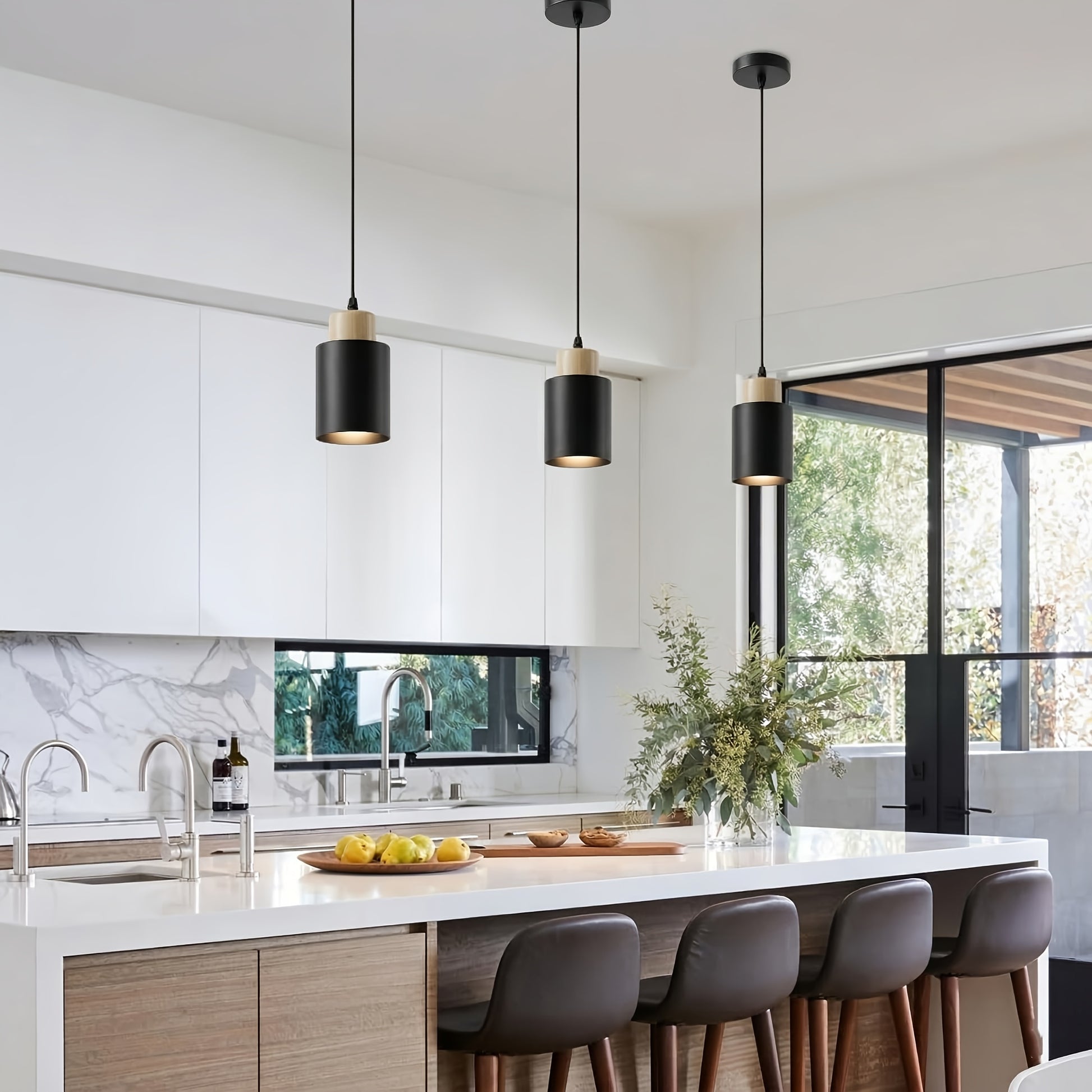Luminária de Pêndulo Estilo Casa de Campo Moderna, Luminária Preta Fosca, Luminária de Pêndulo Cilíndrica de Metal e Madeira com Veios Vintage, Altura Ajustável, Base E27, Luminária Suspensa Elegante Adequada para Cozinha, Mesa de Jantar, Quarto, Lâmpada Não Inclusa