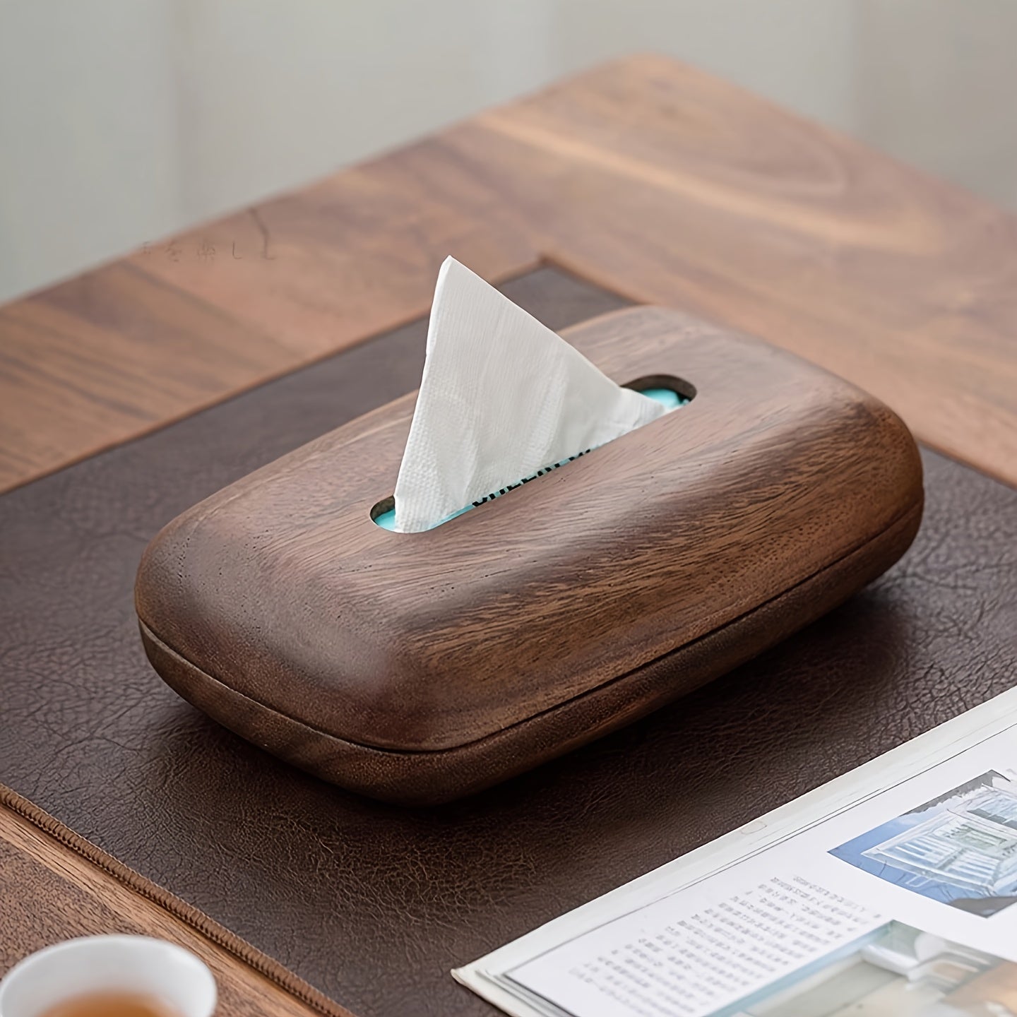 Caixa de Lenços de Papel em Madeira de Nogueira - Design Retangular Moderno e Minimalista com Tampa Premium de Nogueira Facilmente Substituível, Adequada para Mesa, Banheiro, Escritório e Mesa de Cabeceira, um Organizador de Armazenamento Decorativo para Casa e Escritório