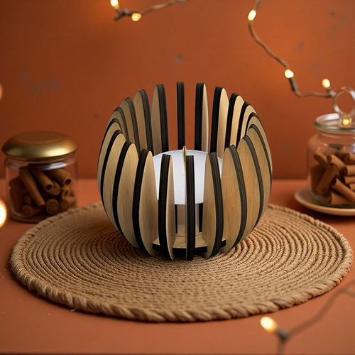Um Decoração de Suporte de Vela com Junta de Madeira Única, Adequado para Decoração de Mesa, Centros de Mesa Festivos, Apresentando um Design Minimalista, Suporte de Exibição Moderno, Feito de Materiais Duráveis, Base de Vela