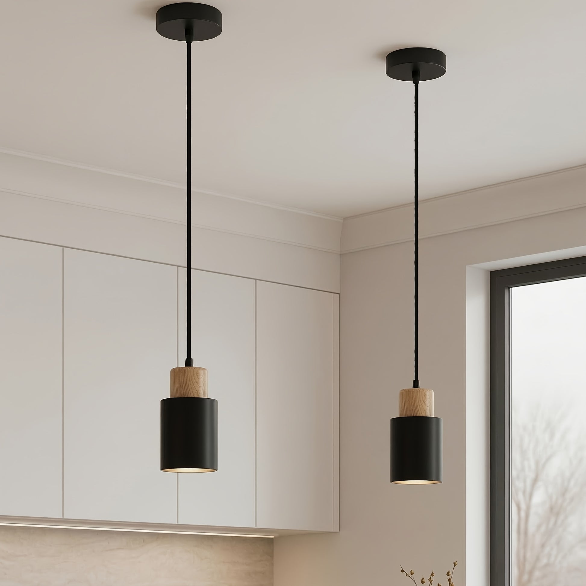 Luminária de Pêndulo Estilo Casa de Campo Moderna, Luminária Preta Fosca, Luminária de Pêndulo Cilíndrica de Metal e Madeira com Veios Vintage, Altura Ajustável, Base E27, Luminária Suspensa Elegante Adequada para Cozinha, Mesa de Jantar, Quarto, Lâmpada Não Inclusa
