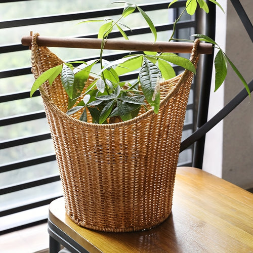 Cesto Porta-Rolhas de Papel Higiénico Retro Estilo Casa de Campo - Organizador de Armazenamento de Plástico Entrançado à Mão com Pega de Madeira para Organização da Casa de Banho - Capacidade para 5 Rolos, Cestos de Prateleira