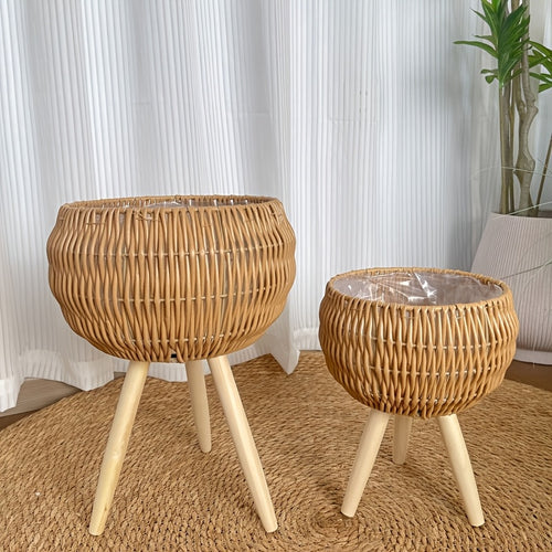 Conjunto de Vaso de Rattan Boho com Tripé de Madeira, 2 unidades/1 unidade, Cesto de Vime Entrançado à Mão com Forro Impermeável, 2 Tamanhos, Respirável, Ideal para Plantas de Interior, Sala de Estar, Varanda, Apartamento, Perfeito para Alugadores, Presente de Jardinagem, Decoração de Casa
