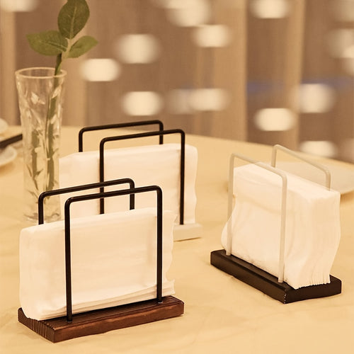 Um Porta Guardanapos de Madeira para a Mesa de Jantar, Adequado para Uso na Cozinha, Que Pode Acomodar Toalhas de Papel e Guardanapos, Apresentando uma Cor Castanha e um Estilo de Casa de Campo