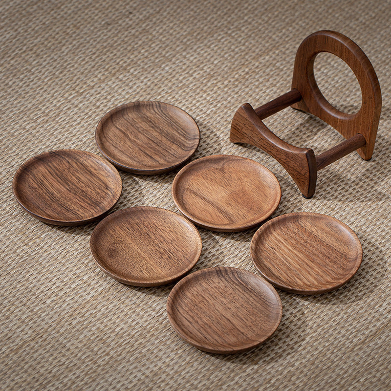 Conjunto de Bases para Copos em Madeira de Nogueira Preta, Incluindo Seis Bases e um Porta-Copos, Apresentando uma Bule, Porta-Copos e um Tapete Termo-Isolante, Projetado Como um Conjunto Completo de Acessórios para Cerimónia do Chá