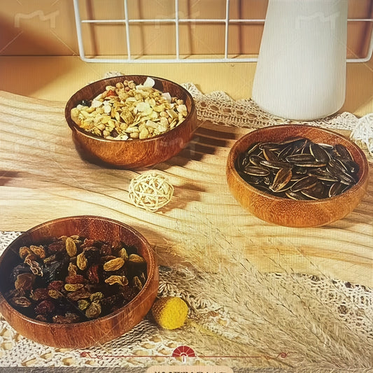 Esculpido à mão em madeira de acácia natural, esta peça versátil serve múltiplos propósitos, desde pipocas a nozes, adicionando um toque de natureza à sua mesa de jantar. O seu design compacto e requintado transforma cada refeição num banquete para os olhos e o paladar.
